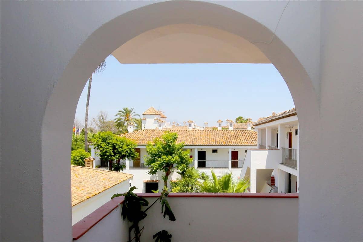 1 makuuhuone Asunto myytävänä paikassa Estepona - 215 000 € (Ref: 9909020)
