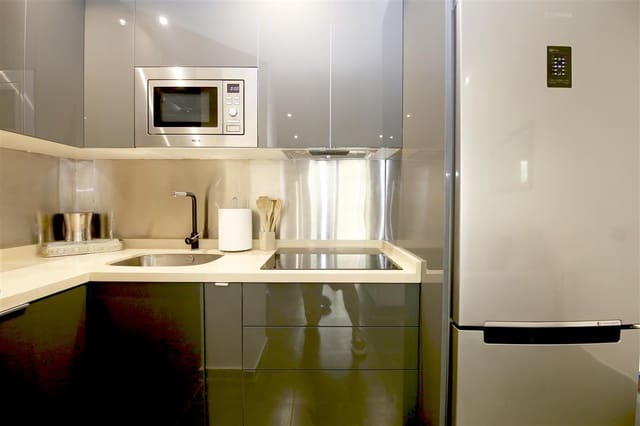 1 makuuhuone Asunto myytävänä paikassa Estepona - 215 000 € (Ref: 9909020)