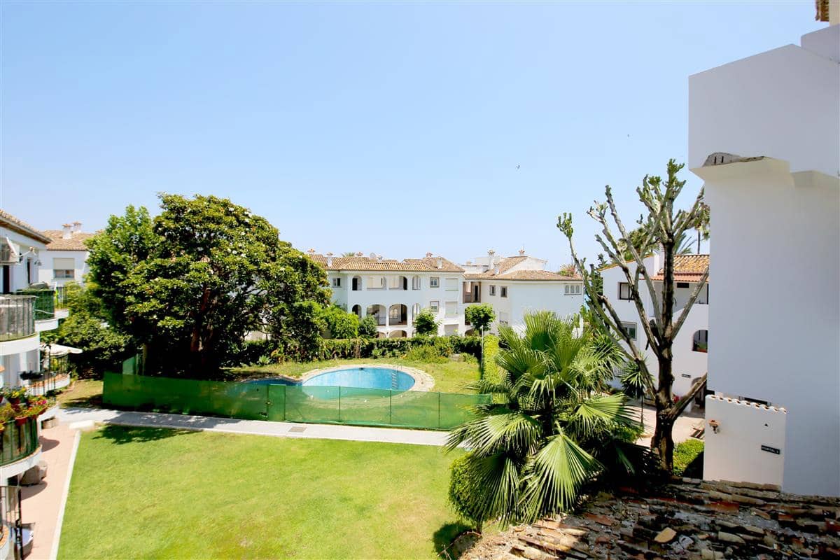 1 makuuhuone Asunto myytävänä paikassa Estepona - 215 000 € (Ref: 9909020)