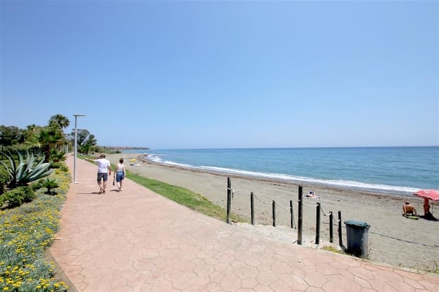 1 makuuhuone Asunto myytävänä paikassa Estepona - 215 000 € (Ref: 9909020)