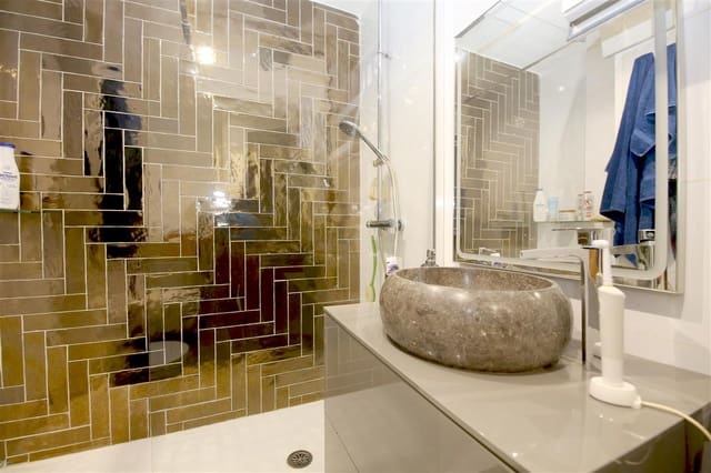 1 makuuhuone Asunto myytävänä paikassa Estepona - 215 000 € (Ref: 9909020)