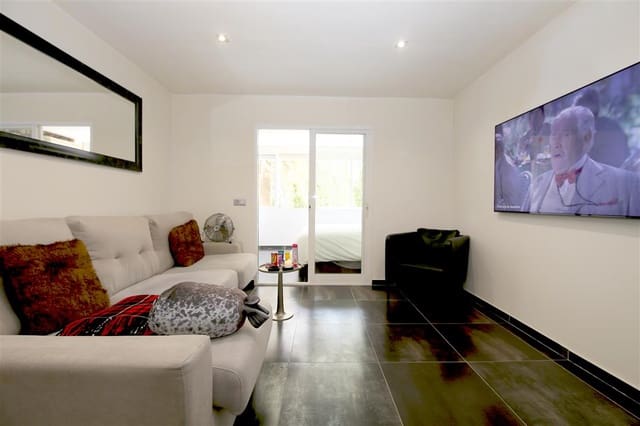 1 makuuhuone Asunto myytävänä paikassa Estepona - 215 000 € (Ref: 9909020)