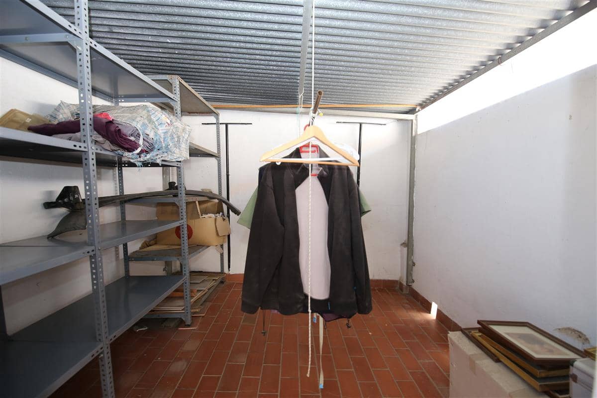 9 slaapkamer Huis te koop in Estepona met garage - € 690.000 (Ref: 9922819)
