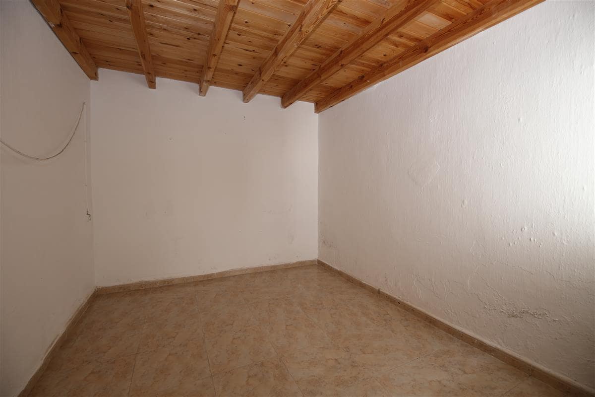 9 slaapkamer Huis te koop in Estepona met garage - € 690.000 (Ref: 9922819)