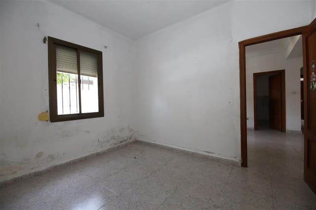 9 slaapkamer Huis te koop in Estepona met garage - € 690.000 (Ref: 9922819)