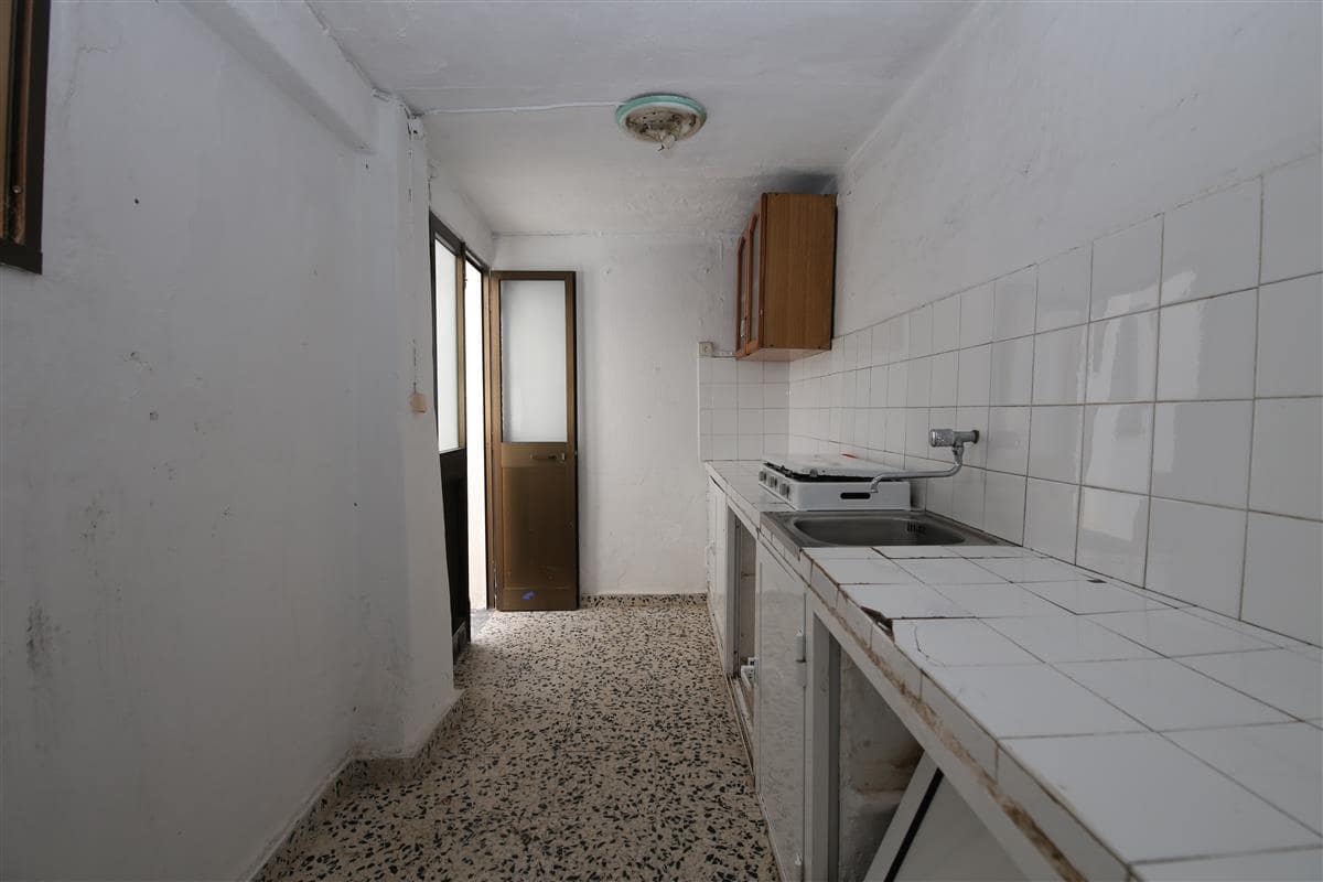 9 slaapkamer Huis te koop in Estepona met garage - € 690.000 (Ref: 9922819)