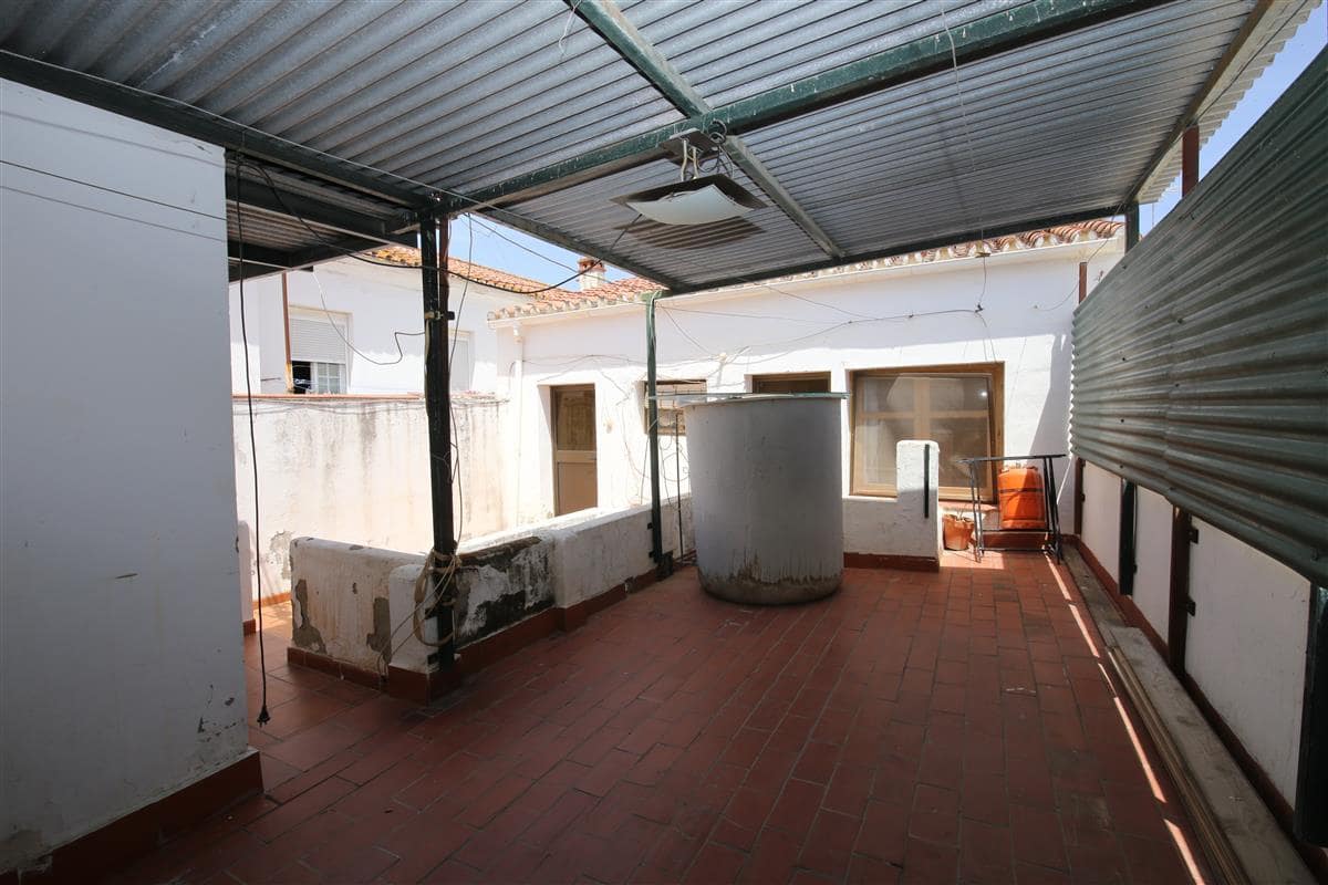 9 slaapkamer Huis te koop in Estepona met garage - € 690.000 (Ref: 9922819)