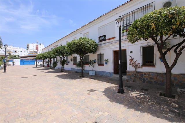 9 slaapkamer Huis te koop in Estepona met garage - € 690.000 (Ref: 9922819)