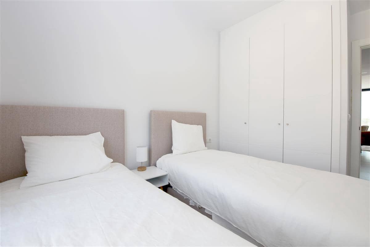2 makuuhuone Asunto vuokrattavana paikassa Estepona mukana uima-altaan 
autotalli - 2 200 € (Ref: 9950715)