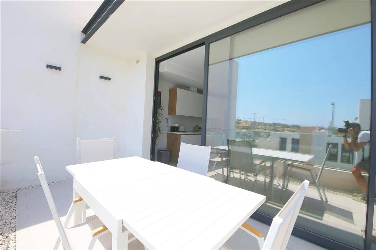 2 makuuhuone Asunto vuokrattavana paikassa Estepona mukana uima-altaan 
autotalli - 2 200 € (Ref: 9950715)