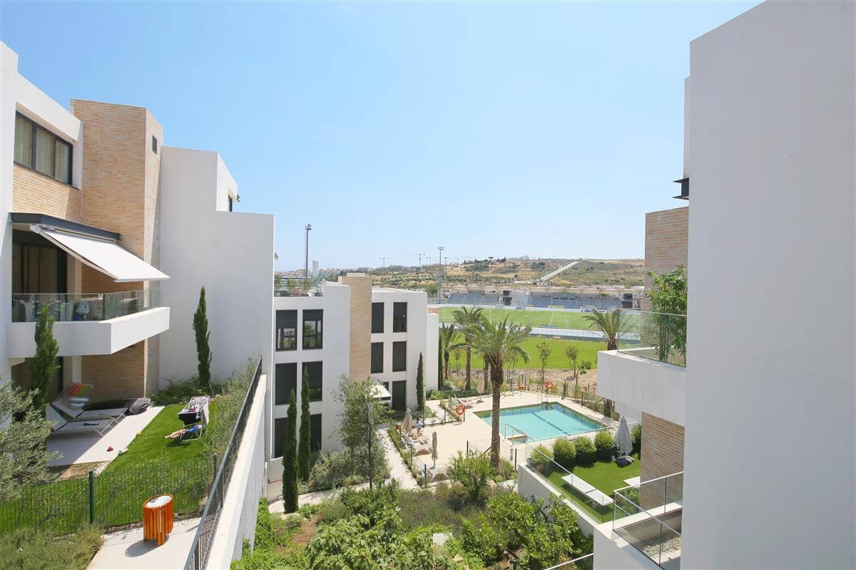 2 makuuhuone Asunto vuokrattavana paikassa Estepona mukana uima-altaan 
autotalli - 2 200 € (Ref: 9950715)