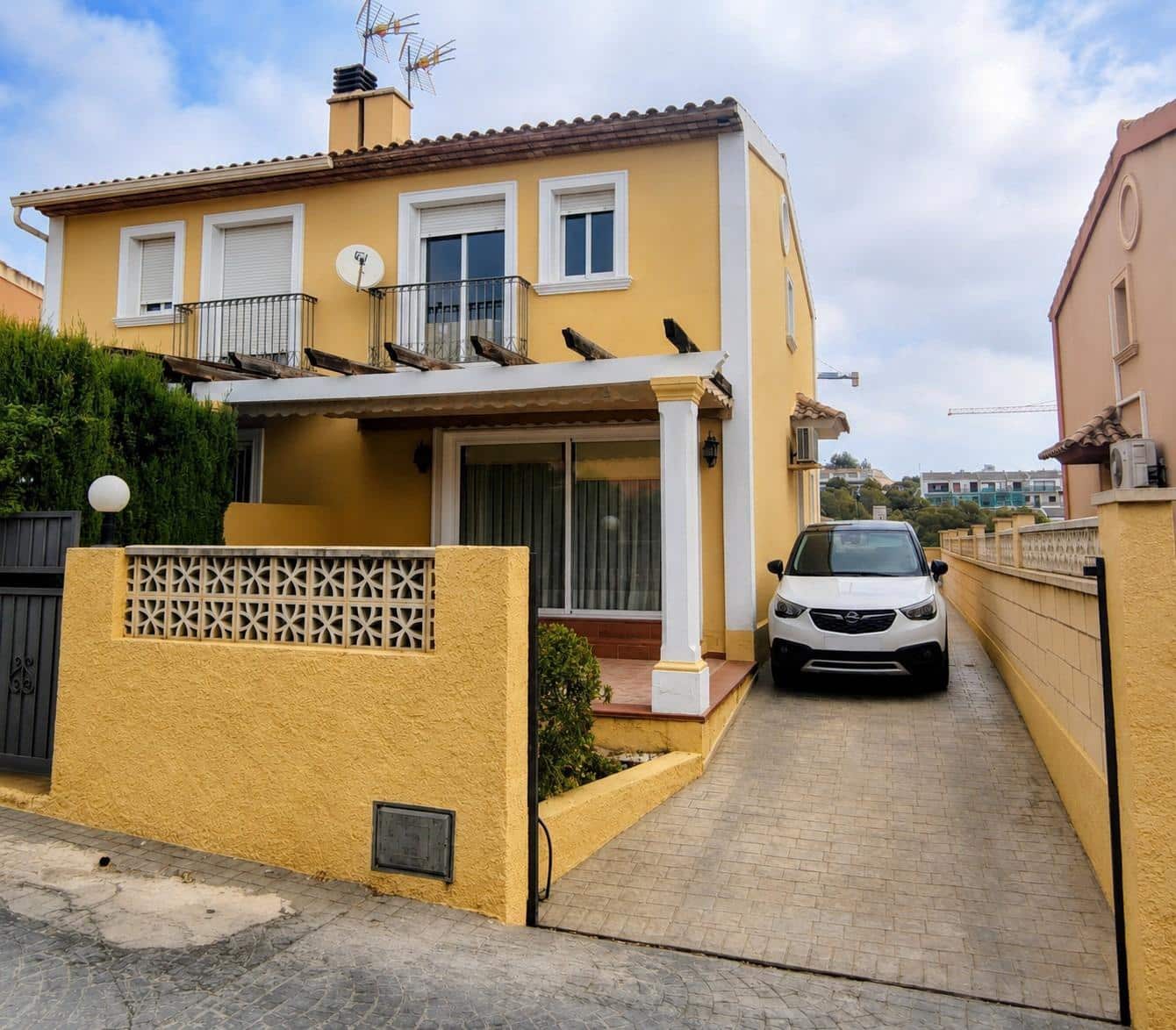3 sypialnia Bungalow na sprzedaż w La Nucia z basenem garażem - 340 000 € (Ref: 10022467)