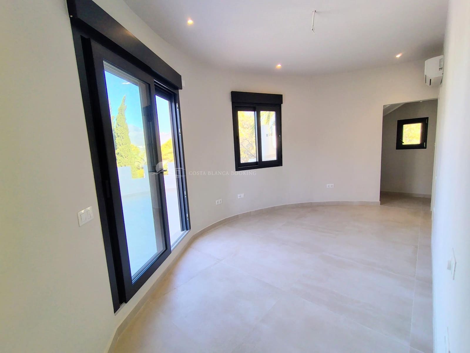 4 Zimmer Villa zu verkaufen in Albir mit Pool Garage - 1.595.000 € (Ref: 10025616)