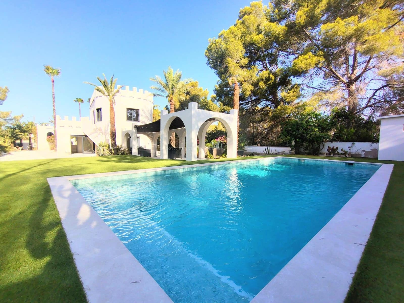 4 Zimmer Villa zu verkaufen in Albir mit Pool Garage - 1.595.000 € (Ref: 10025616)