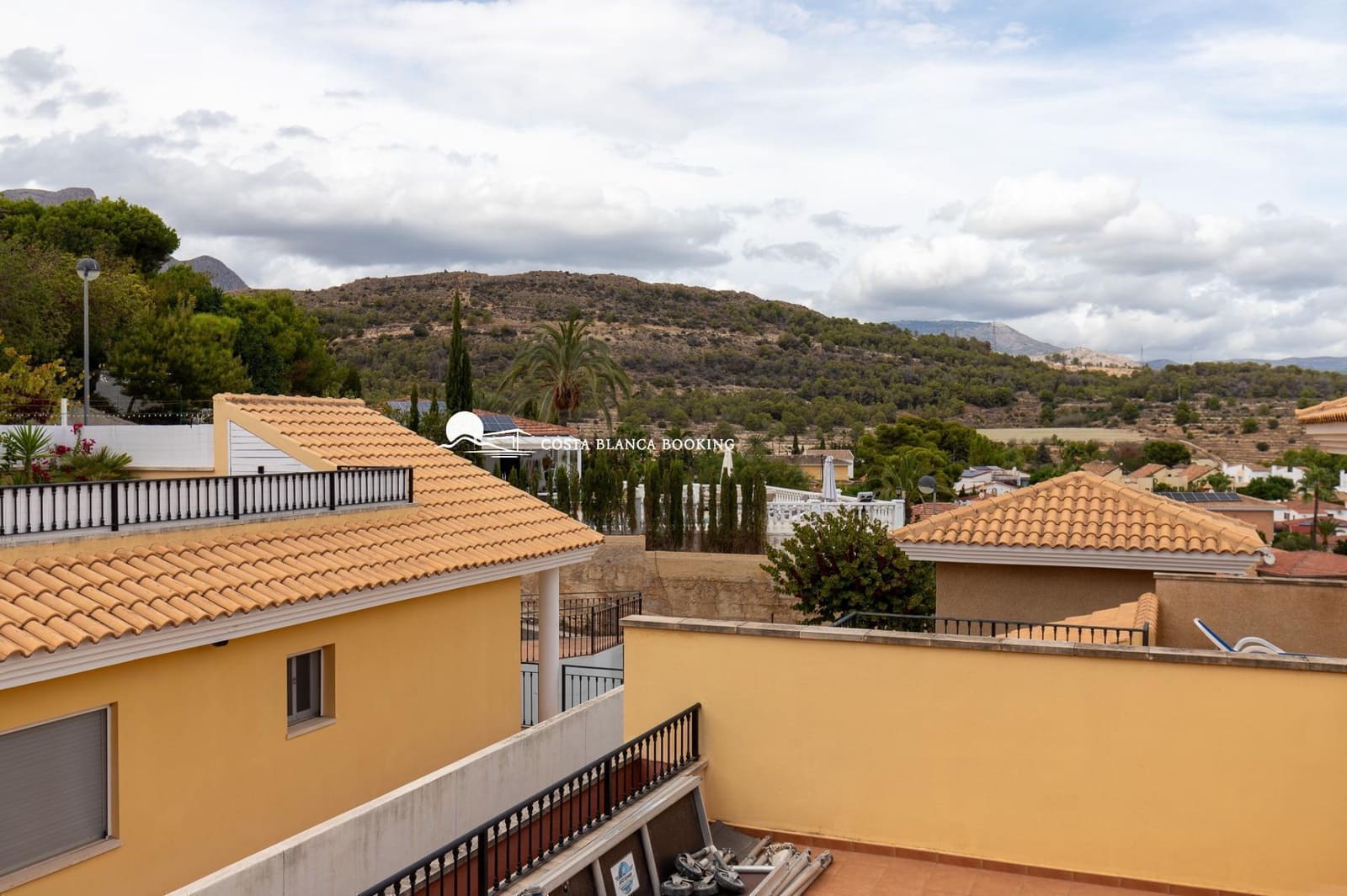 3 slaapkamer Bungalow te koop in Alfaz del Pi / L'Alfas del Pi met zwembad garage - € 360.000 (Ref: 10094613)