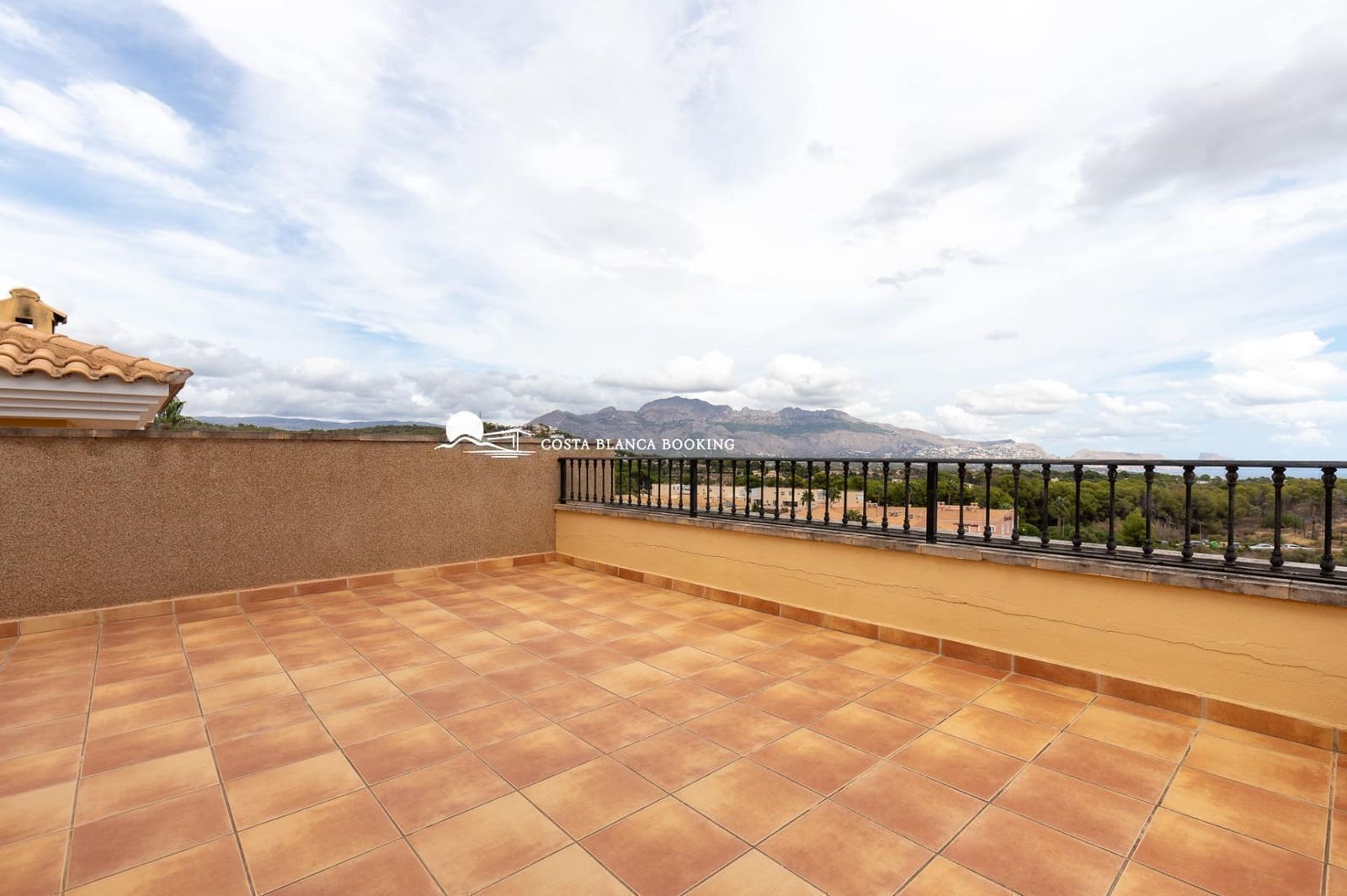3 quarto Bungalow para venda em Alfaz del Pi / L'Alfas del Pi com piscina garagem - 360 000 € (Ref: 10094613)