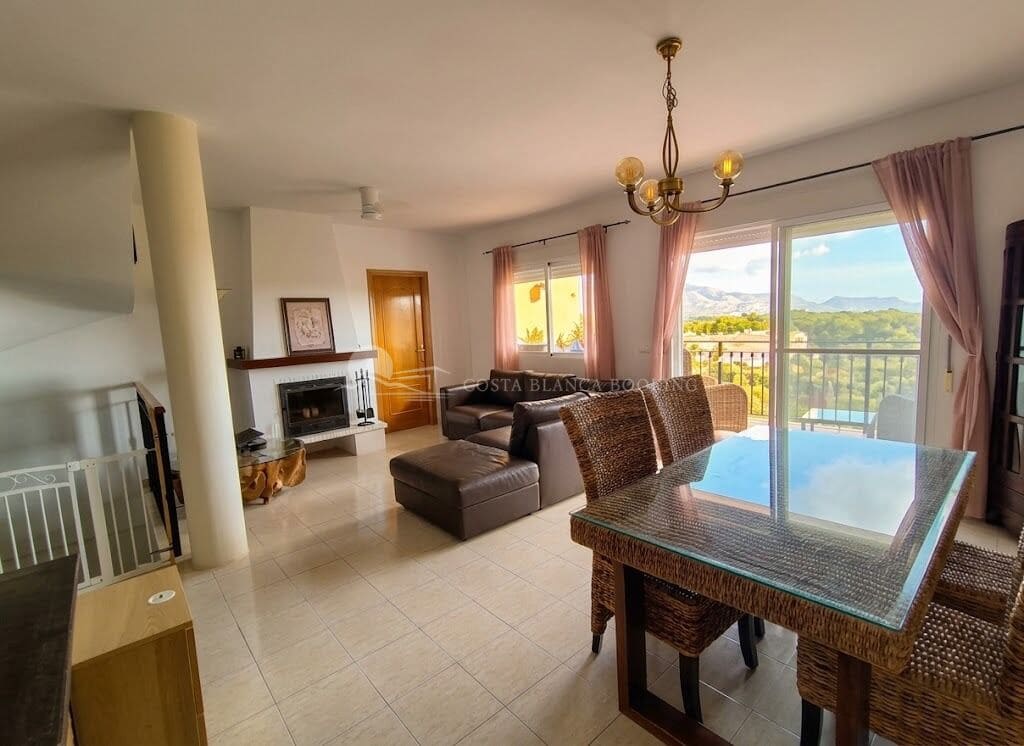 5 bedroom Bungalow for sale in Alfaz del Pi / L'Alfas del Pi with pool - € 409,000 (Ref: 10147109)