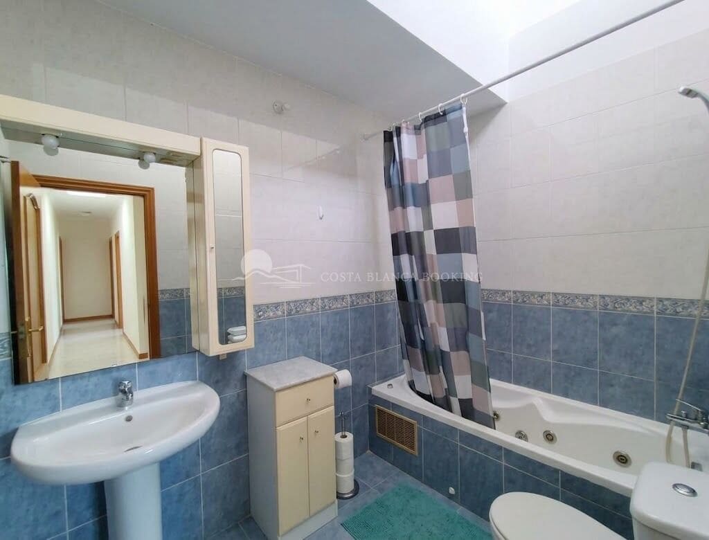 5 bedroom Bungalow for sale in Alfaz del Pi / L'Alfas del Pi with pool - € 409,000 (Ref: 10147109)