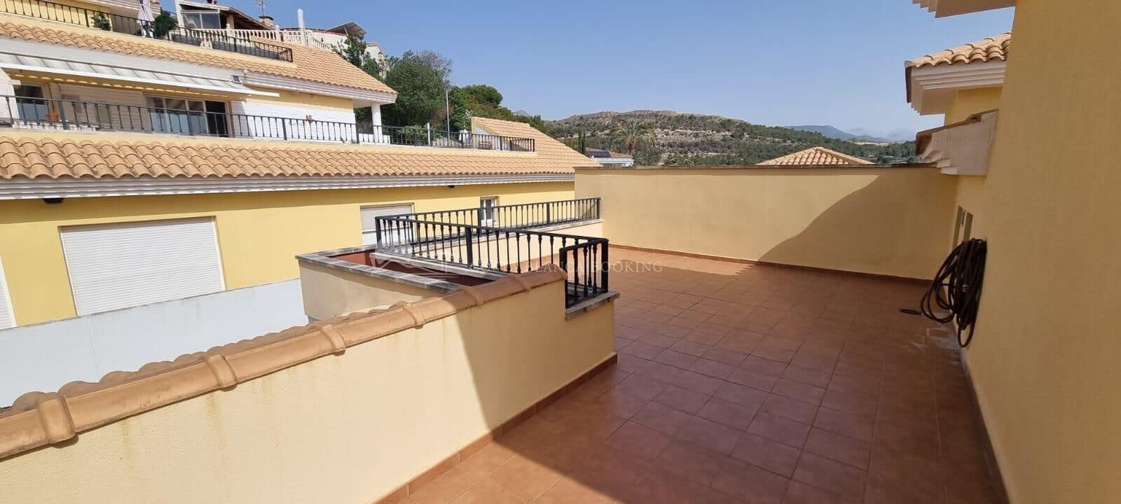 5 bedroom Bungalow for sale in Alfaz del Pi / L'Alfas del Pi with pool - € 409,000 (Ref: 10147109)