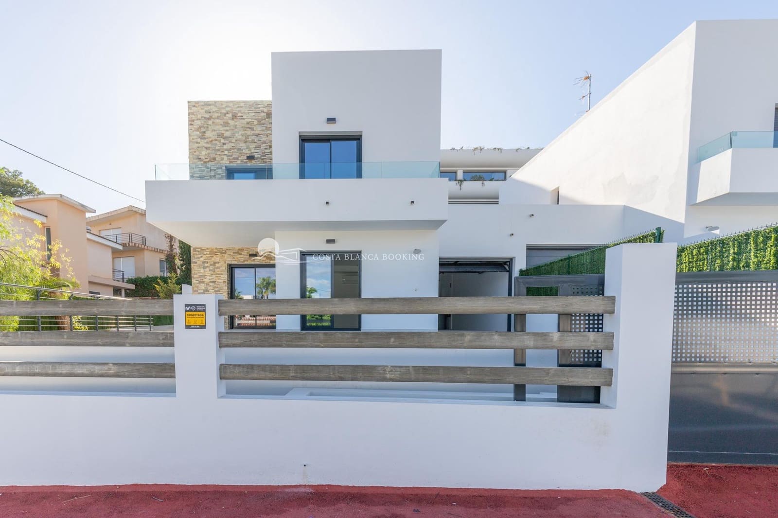4 bedroom Villa for sale in Albir with pool garage - € 890,000 (Ref: 10147111)