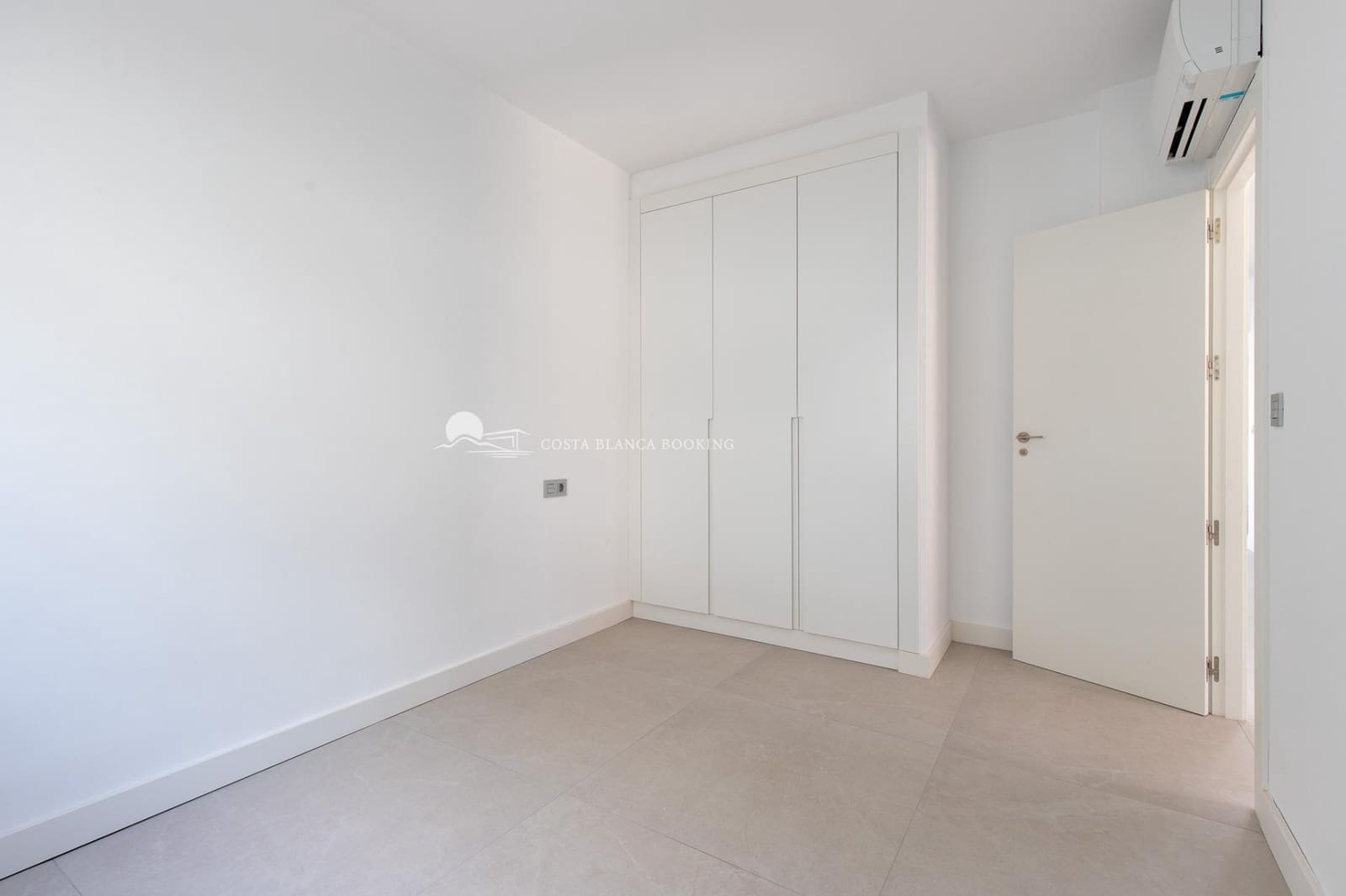4 bedroom Villa for sale in Albir with pool garage - € 890,000 (Ref: 10147111)