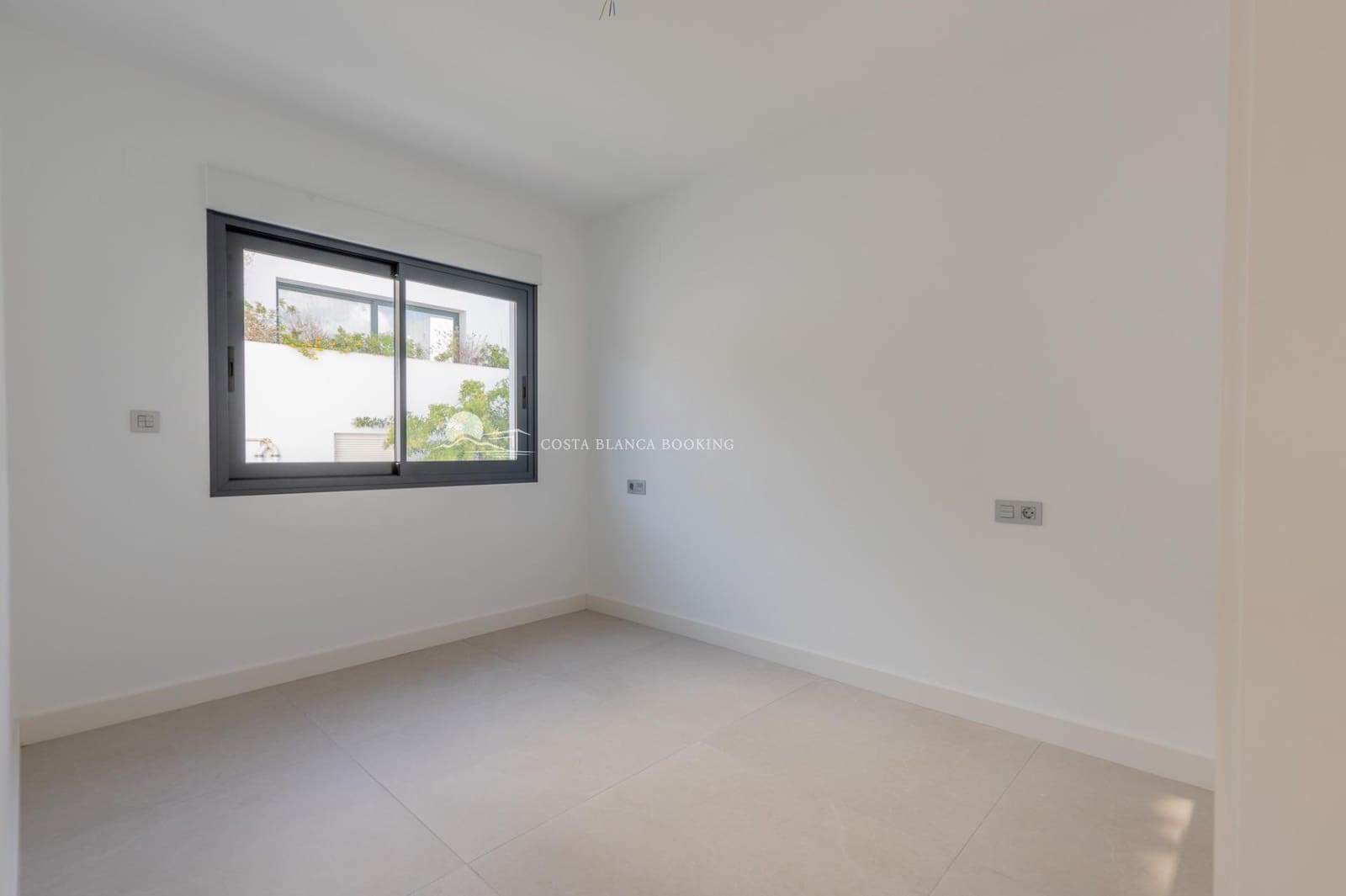 4 bedroom Villa for sale in Albir with pool garage - € 890,000 (Ref: 10147111)