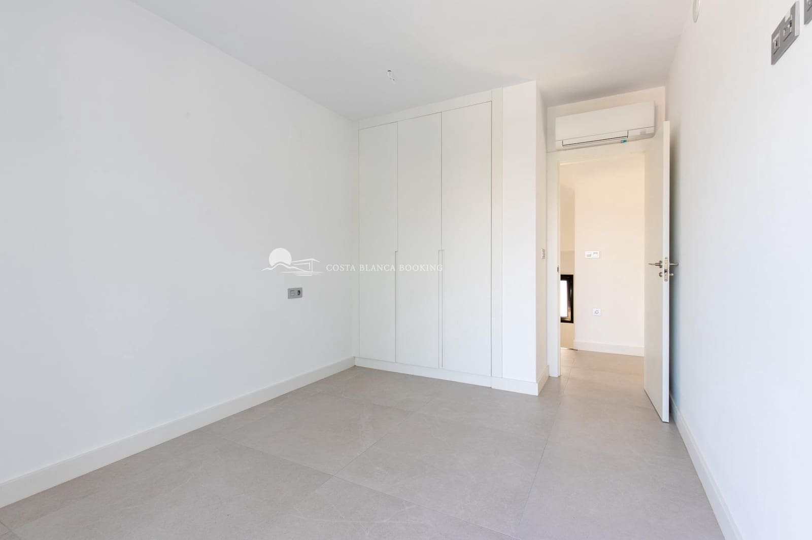 4 bedroom Villa for sale in Albir with pool garage - € 890,000 (Ref: 10147111)