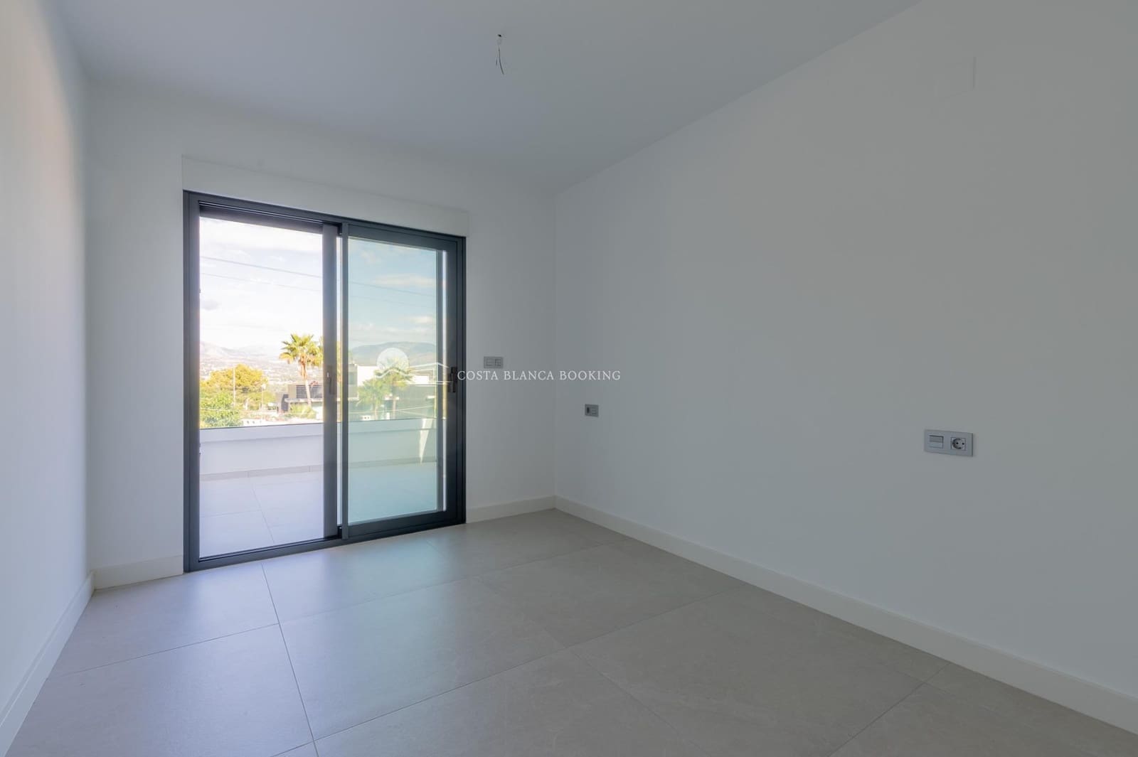 4 bedroom Villa for sale in Albir with pool garage - € 890,000 (Ref: 10147111)