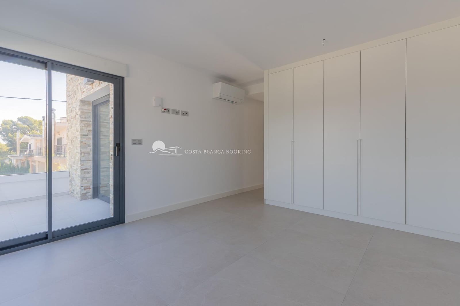 4 bedroom Villa for sale in Albir with pool garage - € 890,000 (Ref: 10147111)