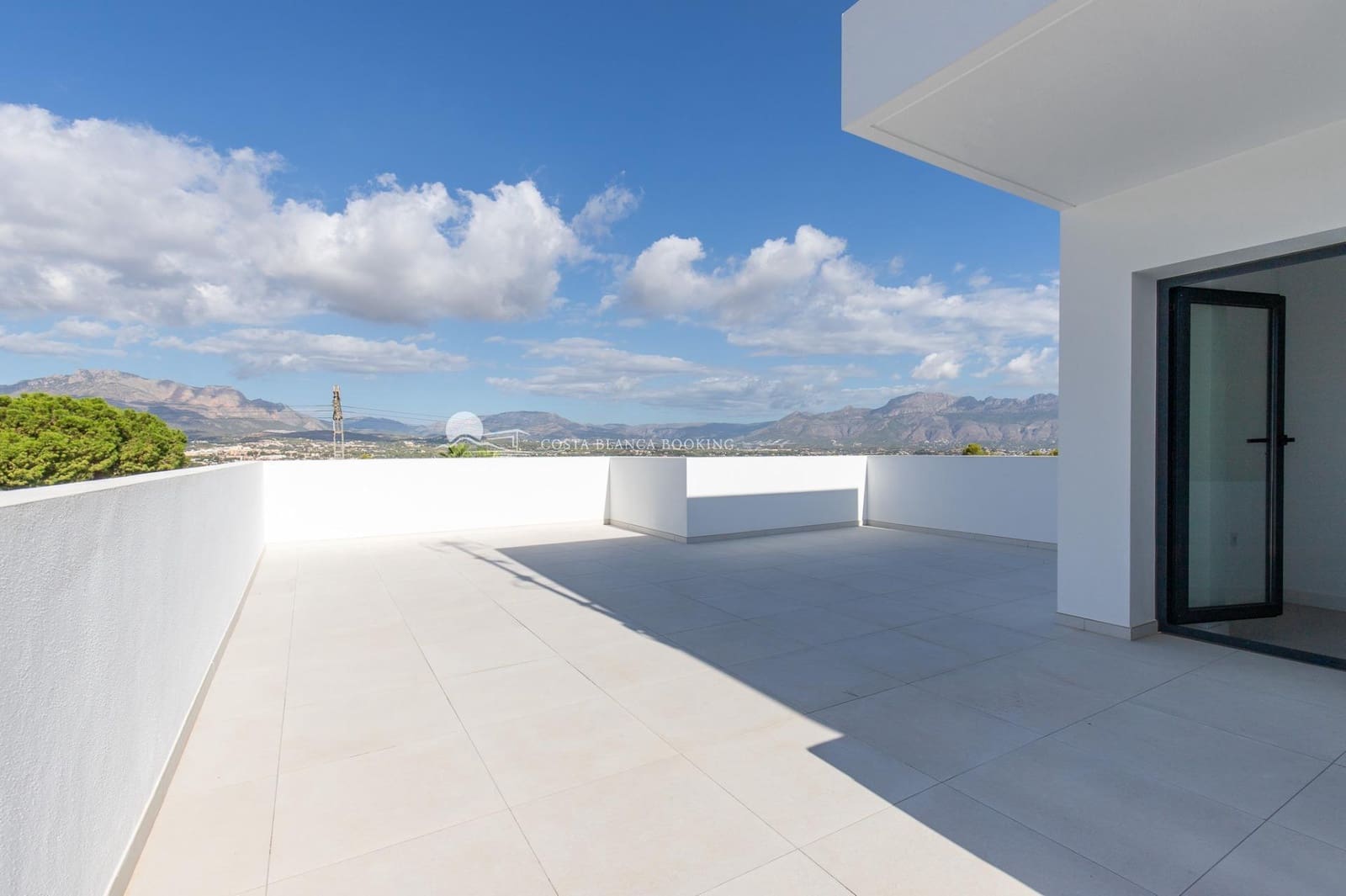 4 bedroom Villa for sale in Albir with pool garage - € 890,000 (Ref: 10147111)