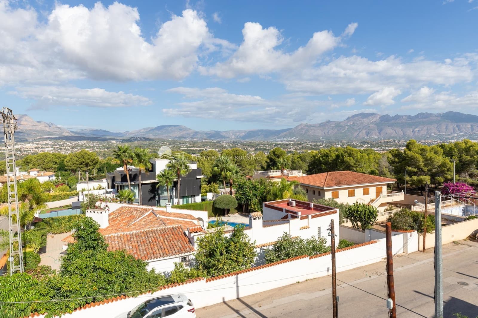 4 bedroom Villa for sale in Albir with pool garage - € 890,000 (Ref: 10147111)