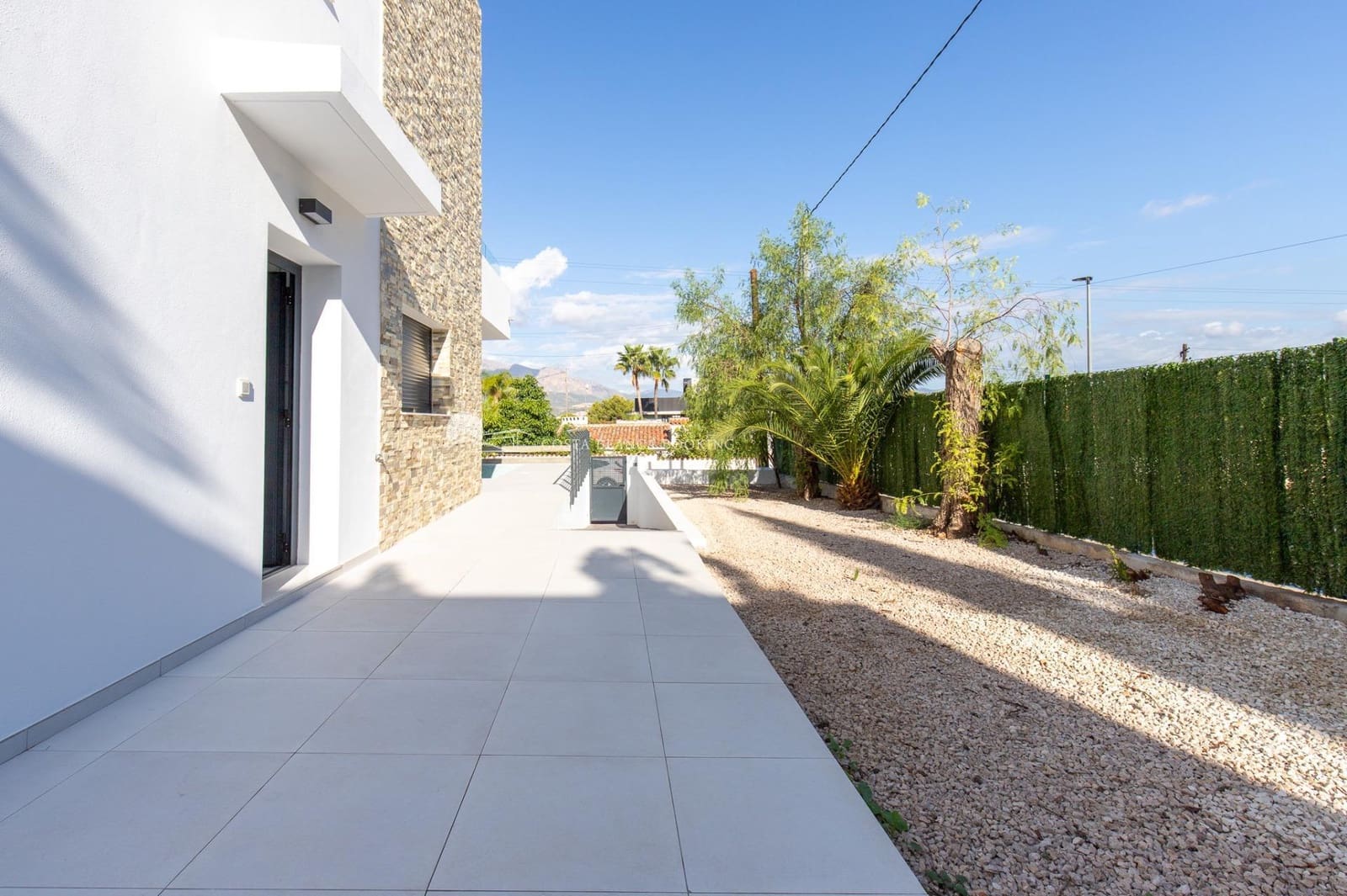 4 bedroom Villa for sale in Albir with pool garage - € 890,000 (Ref: 10147111)