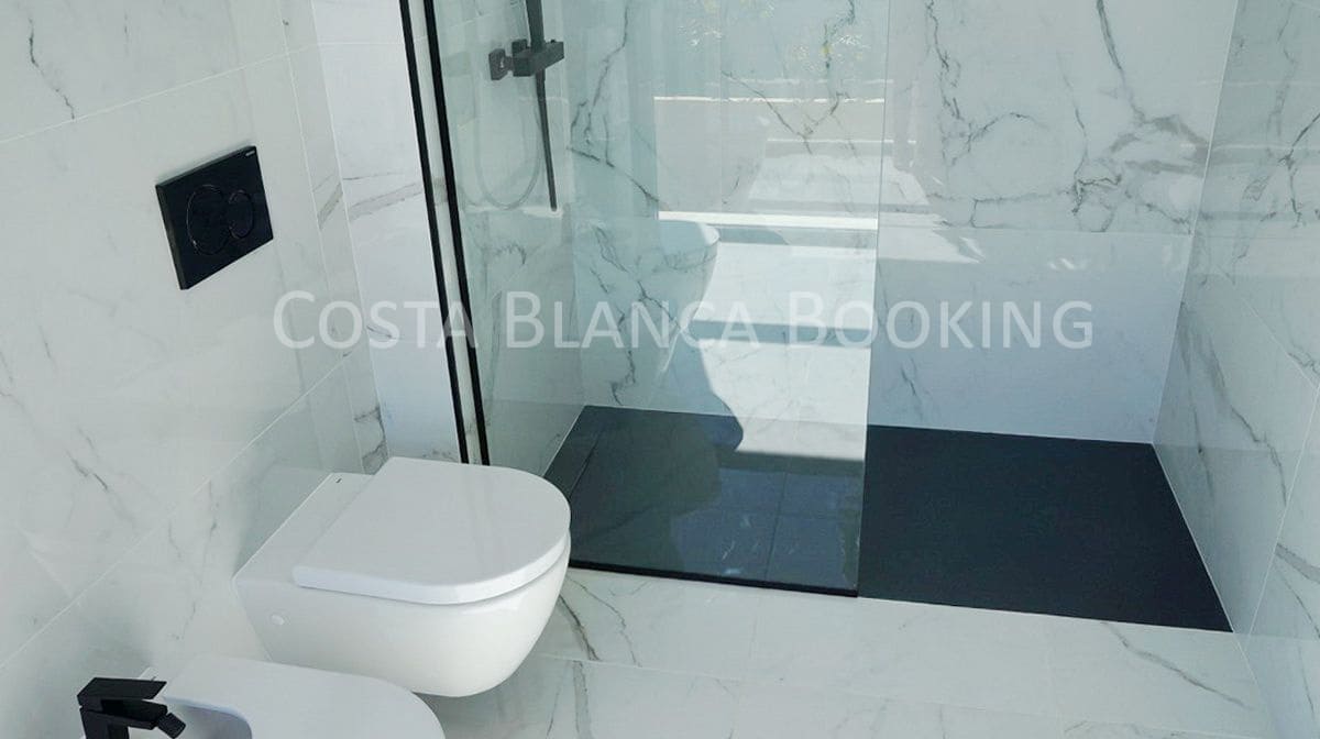 5 bedroom Villa for sale in Finestrat with garage - € 1,150,000 (Ref: 7459495)