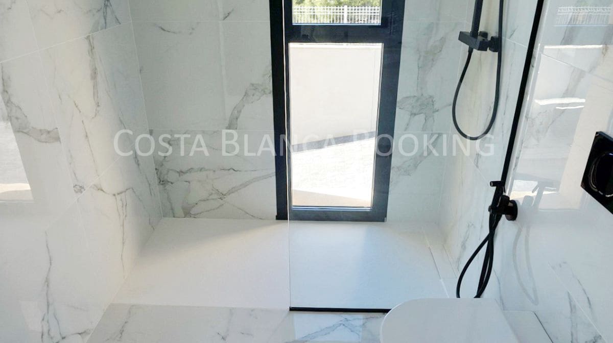 5 bedroom Villa for sale in Finestrat with garage - € 1,150,000 (Ref: 7459495)