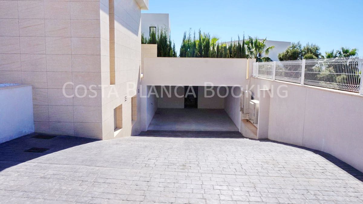 5 bedroom Villa for sale in Finestrat with garage - € 1,150,000 (Ref: 7459495)