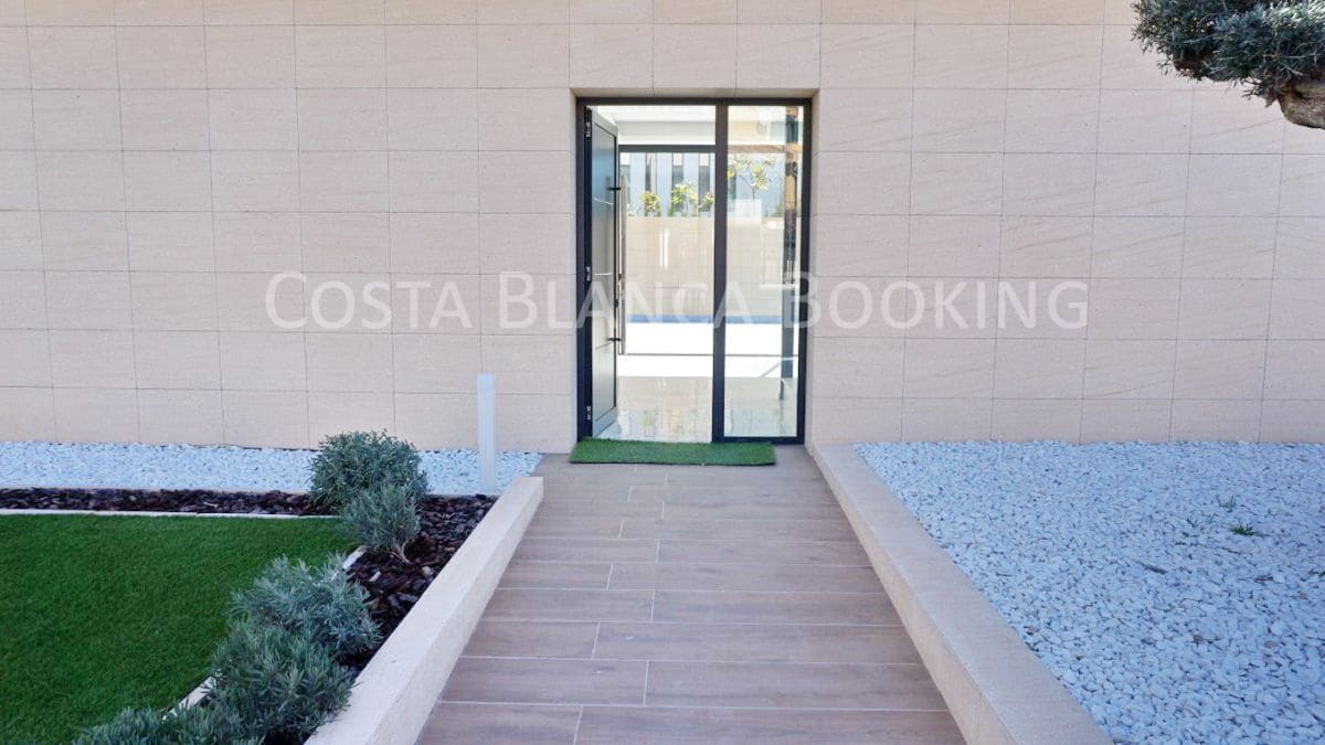 5 bedroom Villa for sale in Finestrat with garage - € 1,150,000 (Ref: 7459495)