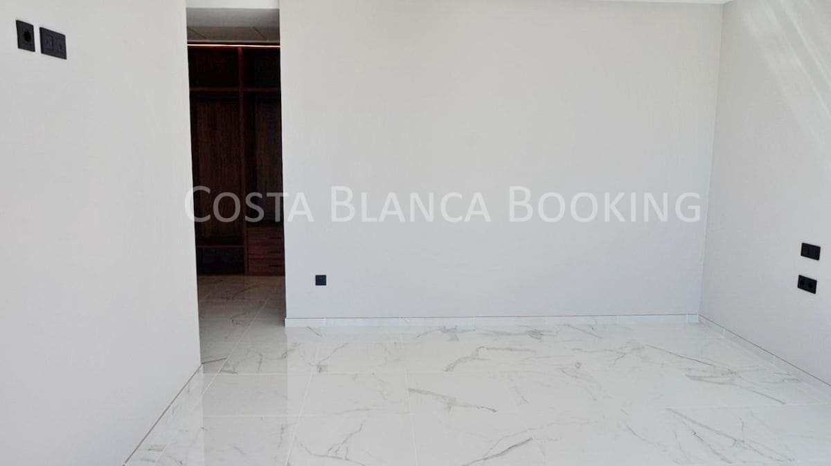 5 bedroom Villa for sale in Finestrat with garage - € 1,150,000 (Ref: 7459495)