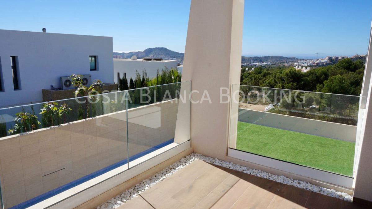 5 bedroom Villa for sale in Finestrat with garage - € 1,150,000 (Ref: 7459495)