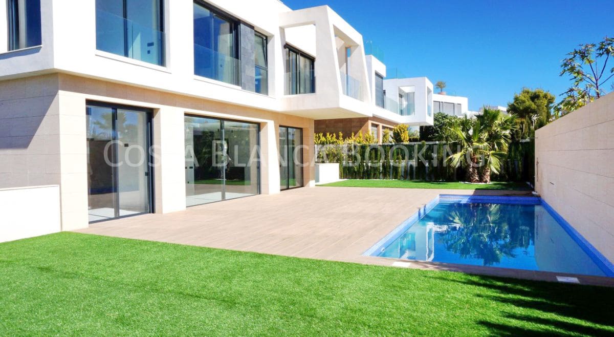5 bedroom Villa for sale in Finestrat with garage - € 1,150,000 (Ref: 7459495)
