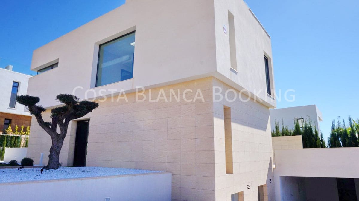 5 bedroom Villa for sale in Finestrat with garage - € 1,150,000 (Ref: 7459495)