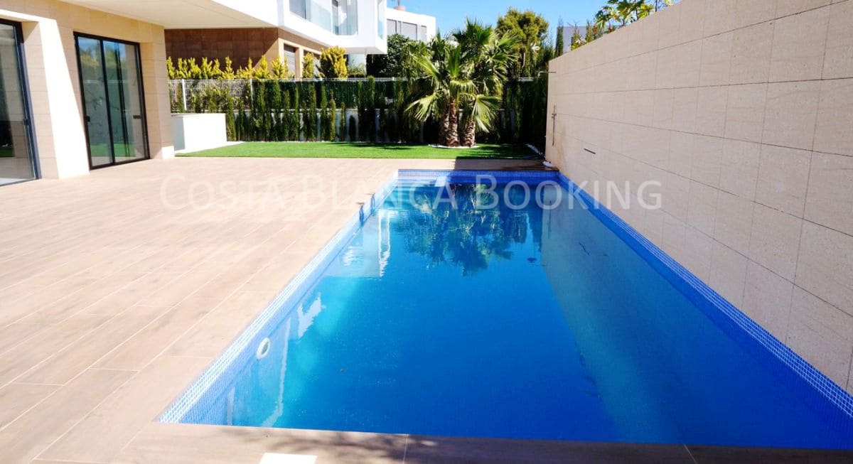 5 bedroom Villa for sale in Finestrat with garage - € 1,150,000 (Ref: 7459495)