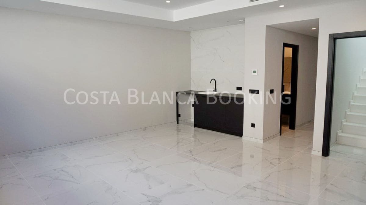 5 bedroom Villa for sale in Finestrat with garage - € 1,150,000 (Ref: 7459495)