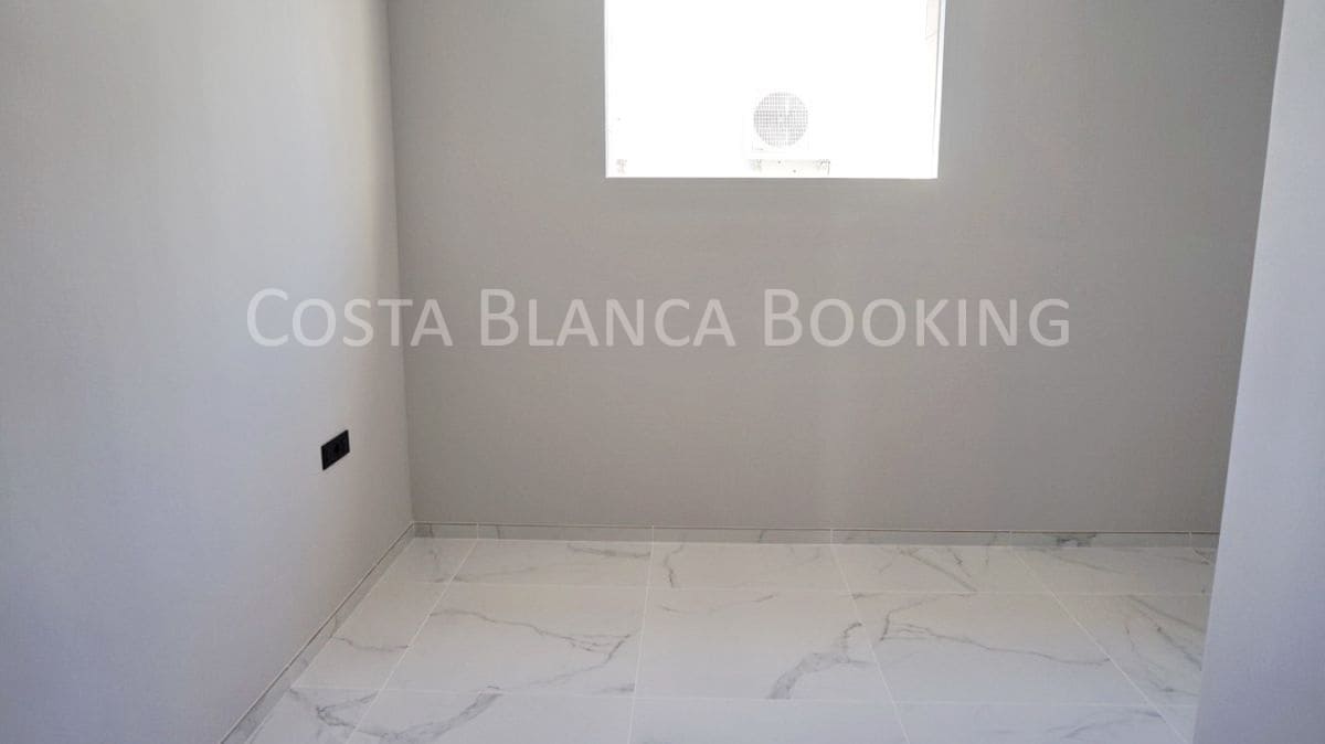 5 bedroom Villa for sale in Finestrat with garage - € 1,150,000 (Ref: 7459495)