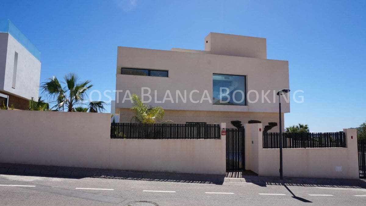 5 bedroom Villa for sale in Finestrat with garage - € 1,150,000 (Ref: 7459495)