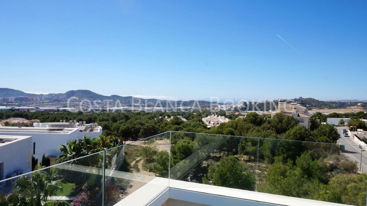 5 bedroom Villa for sale in Finestrat with garage - € 1,150,000 (Ref: 7459495)