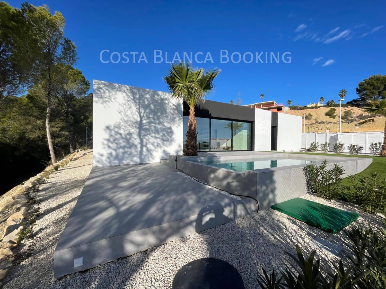 2 bedroom Villa for sale in Alfaz del Pi / L'Alfas del Pi - € 380,500 (Ref: 7468783)