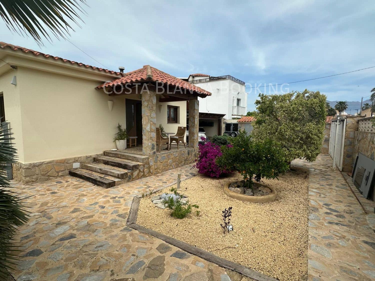 6 bedroom Villa for sale in Albir - € 1,100,000 (Ref: 8996926)