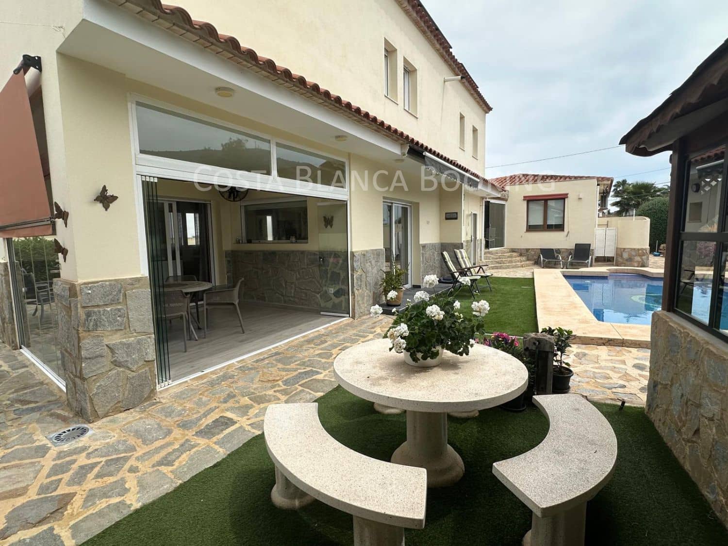 6 bedroom Villa for sale in Albir - € 1,100,000 (Ref: 8996926)