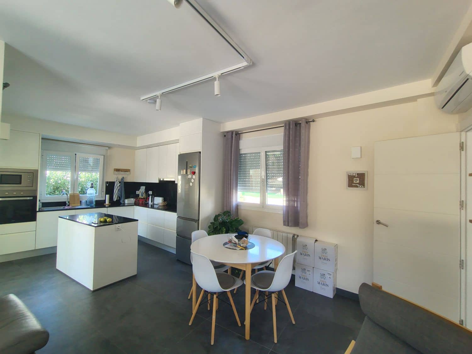 6 bedroom Villa for sale in Albir - € 1,100,000 (Ref: 8996926)