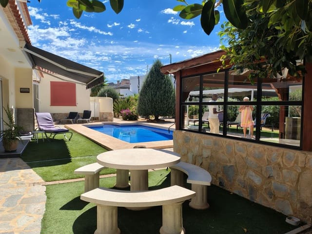 Chalet de 6 habitaciones en Albir, Alfaz del Pi / L'Alfàs del Pi en venta - 1.100.000 € (Ref: 8996926)